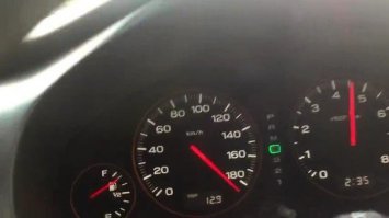 Стрелку тахометра забыл отфотошопить, чтоб правдоподобно было.