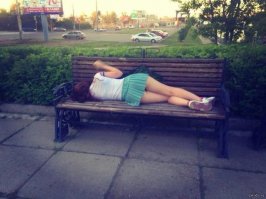 Ну уж эта барышня точно найдет у кого переночевать) В любом городе)))