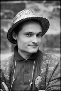 Это же Александр Васильев, наш историк моды.