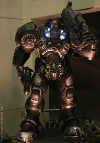 Трехметровая статуя Рейнора в штаб-квартире Blizzard