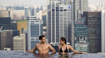 а вход платный?
а курить там можно?
а как дела с пивком?
и другими разными излишествами?
вот после и решать закрывать это или нет!