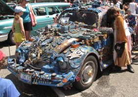 если бы у него еще машина была, она выглядела бы так