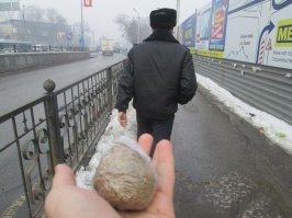 Эй, мент, тут кажись не довес, верни мои бабки!)))