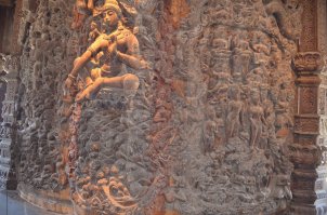 Да, даже типа "гвозди" деревянные полностью из тикового дерева