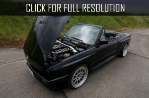 Ну, в трешки бмв пихают аж V12, а в мерина, почему бы и нет.