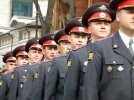 Блин, я не люблю быдло-козлят ездящих как угодно, мне они мерзки. Но вот кого я точно не хочу видеть - так это всяких стоп-хамов которые бабло зарабатывают этими роликами и с которыми сволочи гранты пилят из бюджета.
В начале стоп-хамы будут разъяснять нам на улице что нельзя встать вторым рядом, потом какие-то ушлепки начинают морды квасить за пиво, скоро казачки будут требовать ваш паспорт на проверку.
НАХЕР!
У вас дофига времени и вы хотите бороться с несправедливостью?
Дорога всегда открыта! У вас будут настоящие права, а не выдуманные, и вам будут платить честные деньги.