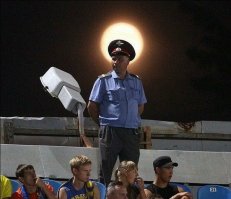 Потерянный ГАИшник с автоматом