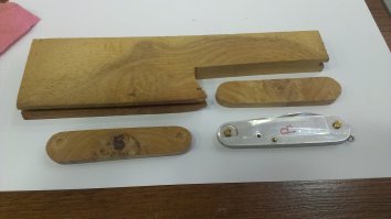 А тут накладку с ножа потерял, так с паркетины "срукожопил" :)