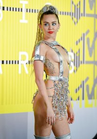 Тоже... платье... вроде бы...