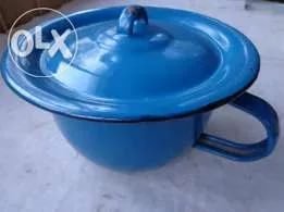 Ничо. У нас одна бабка на базаре продавала творог в ночном горшке (синий эмалированный с ручкой)и постоянно плакала что плохо покупают. а творог то вкусный!!!