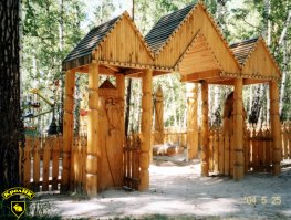 Я сам резчик по дереву и эта профессия скоро вымрет так как сейчас продавать мебель из ДСП выгодней. Делал я для детского парка резной городок а после того как сделал ешё и должен оказался. Одно радует что городок до сих пор стоит и радует детей.