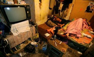 это нарко-притон, куча шприцов и т.д.