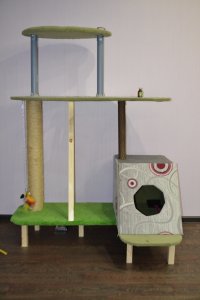 оооо, в тему как раз. вот вчера как раз закончили с детьми строить "сруб" котобазы. осталась отделка, веревки всякие, лесенку доделать.там где палка, будут ступеньки и она ведет в дырку. котики у нас крупные, поэтому и конструкция солидная.