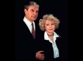 Светлана Немоляева и Александр Лазарев — одна из тех редких актёрских пар, которые познакомились в юности и прожили вместе, пока смерть не разлучила их...