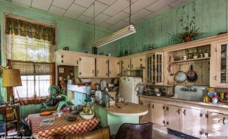 Капсула времени в заброшенном гостевом доме