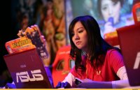 Вопрос только один – где она брала деньги… вроде нормальная на вид для китаянки, думаю больших проблем с деньгами у неё не было на панели.