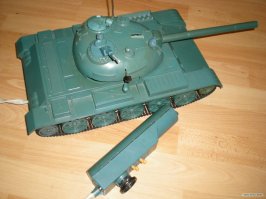 Вот еще пару забавных игрушек того времени.