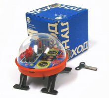 Вот еще пару забавных игрушек того времени.