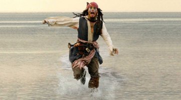 Орландо Блум обнажился на пляже!