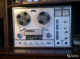 Ростов-102. У кого был такой аппарат,да еще колонки АС-90, тот был очень желанный гость на всех дискотеках и свадьбах.