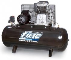 По стандарту он, конечно, должен быть синим. Но китайцам плевать на наши стандарты: