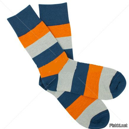 Я себе покупаю полосатые носки, чтобы по дому ходить) прикольно :)