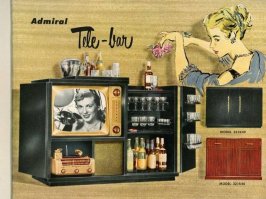 Ну да, советский комплекс с американским телеком Zenith :) На самом деле это знаменитый Admiral TeleBar, который выпускался в США с начала пятидесятых годов. Но и там его могли позволить себе лишь единицы. Цена в 900 долларов была по тем временам астрономической