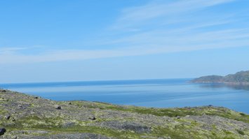 Вот еще несколько,в том числе Баренцево море, переходящее в Северный Ледовитый океан)