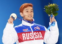 И не важно, какая у этого РУССКОГО реальная национальность...




Аффтар, аж до слёз! 
Русский - это национальность, а вот россиянин... совсем другое дело :)