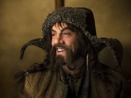 Мое личное разочарование десятилетия - трилогия Хоббит. Если после первой части еще теплилась какая-то надежда, то вторая ее похоронила с грохотом. При просмотре крутилась одна только мысль: "А что, переснять весь этот пи@дец уже никак... нельзя?" Последняя часть уже была просмотрена без всяких ожиданий, чисто для галочки. 
После эпичного Властелина колец так изгадить добрую волшебную сказку, невозможно поверить, что это тот же Питер Джексон, как будто в Болливуде снималось.