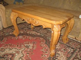 ЗАКАЗАЛ СЕБЕ ВОТ ТАКОЙ СТОЛИК . ДУБ. РУЧНАЯ РЕЗЬБА.