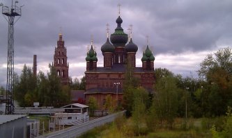 Ребят вставлю свои 5 копеек. Был я в Ярославле и вот что меня задело. Все же держали в руках купюру 1000р так вот на обратной стороне там есть храм и вот его состояние, когда я приехал именно к нему меня расстроило. Ну блин памятник архитектуры вынесенный на денежный знак могли бы в порядок привести е-мае.
ПС а так в Ярославле очень красиво и мне этот город очень понравился)))