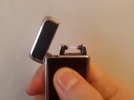 не факт, я подобной пользовался пока курил, ветер пох и пашет почти неделю