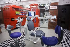 Смех смехом, а я перестал боятся зубного в 40 с лишним лет, когда наконец то попал в клинику с нормальным инструментом. Слава богу с зубами всё в порядке, тьфу тьфу, 20 лет не посещал стоматолога.

Как вам такие интерьеры для зубной клиники?)))