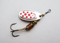 Так как пасмурно очень было, ставили яркие
типа таких: 

и