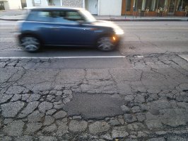 Лос-Анджелес - город разбитых дорог.