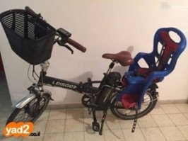 Это электровелосипеды. Мотор в переднем колесе, батарея в баке. Красивые, но для ежедневного использования неудобные.
А вот мой.