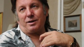 А вот Юрий Лоза этот фильм не рекомендует. и Битлов не рекомендует. Говорит талант у них слабоват.
Сцуко, гуру.