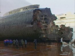 Кто-нибудь может эту дыру объяснить иначе как пробитие?