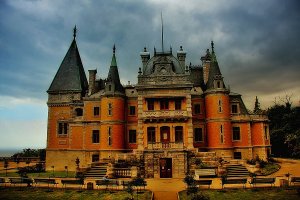 Зато за вот этот детский сад всем влетело от Назарбаева, видишь ли детям рабочих дворец построили... Конкуренции не выдержал, что ли?
Сказал, что дети простых граждан должны ходить в садик в обычную трехкомнатную квартиру, где дети на полу едят и спят - кровати и столы со стульями не нужны...
Так что Обама чмо и неудачник, пусть учится у Назарбаева и Путина...