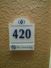 Автор, бросай курить.....