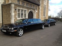 ну, собственно, в Англии такие "лимузины" как раз для подвоза родственников на похороны и используют. Но, обычно это седаны, а не универсалы.