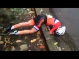 Странные олимпийские игры в этом году.Что ни день, то жесть!
Французский прыгун сломал ногу...
Голландская велогонщица - тройной перелом позвоночника..
Армянский тяжелоатлет -перелом локтевого сустава...