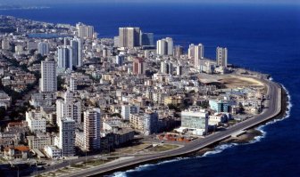 Ай маладца, не только кубинцев обгадил, но и русских успел лягнуть -"Кубинский алкоголизм отличается от русского. На улице практически невозможно увидеть пьяного, валяющегося в мокрых штанах",а у нас кругом пьяные в мокрых штанах?
"Самой частой поломкой кубинских автомобилей является отвалившееся, в виду сильной изношенности подвески, колесо, из-за разгильдяйского отношения к технике у местных."-это притом, что машины 50-60х годов прошлого века в отличном состоянии? 

Хороший у тебя ник- точно клоп.