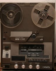 Брал в своем мухосранске в единственном магазине универсаме.. вопрос был только в деньгах... Кстати один из первых с ИК пультом.