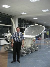 "А всё-таки, какой он?"
Рост 176.