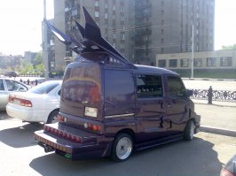 В 2010 году у нас такой в городе появился). Потом на протяжении двух трёх лет наверное видел его иногда на дороге. Но уже без основной части тюнинга. Говорят, что вроде некий человек для дочери купил, но на учёт так и не смогли поставить и продали в итоге.