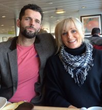 Возраст не помеха: 52-летняя британка покоряет конкурсы бикини