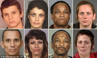 А это фото 4 полицейских которые с ней поговорили и после беседы они все подсели на Мет. Итог: 1 выздоровела, 4 заболели