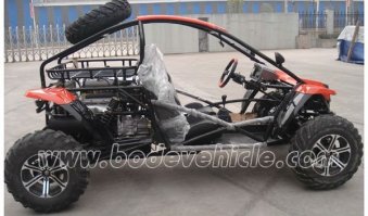 Сделана из китайской багги Buggy 1100cc 4WD. В оригинале китайская багги низкого качества, требующая постоянного ремонта.